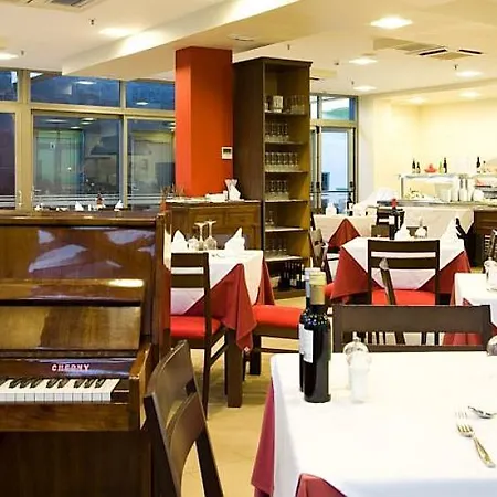 Отель Livvo 4*