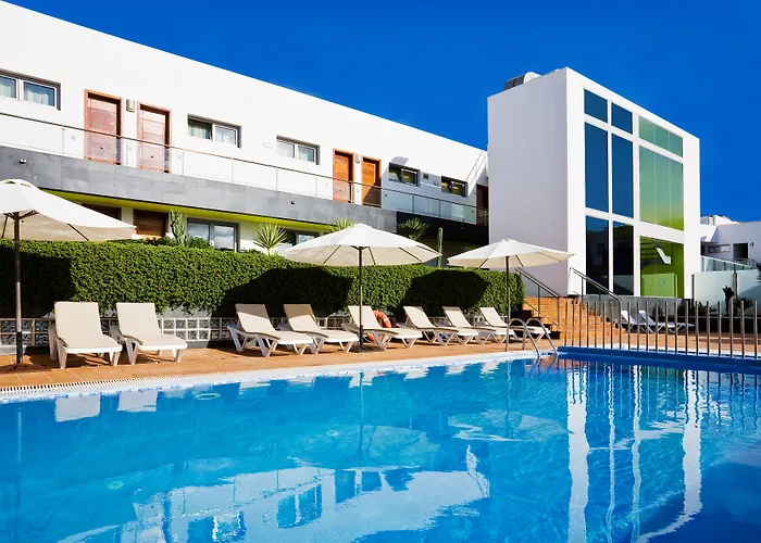 Отель Livvo Коральео